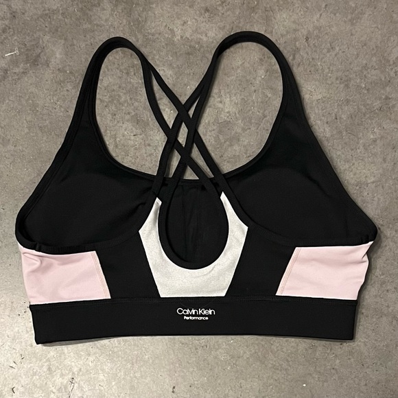 Calvin Klein Performance Womens Fitness
Running Sports Bra Size Medium - Picture 3 of 8
